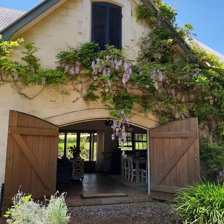 Villa The Barn Bangalow Exterior foto